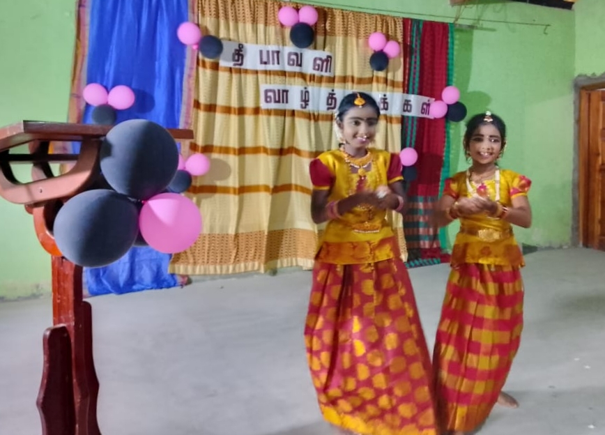 சமூக நல்லிணக்கத்தை ஏற்படுத்தும் வகையில் இறக்காமம் மாணிக்கமடு கிராமத்தில் தீபாவளி கொண்டாட்டம்