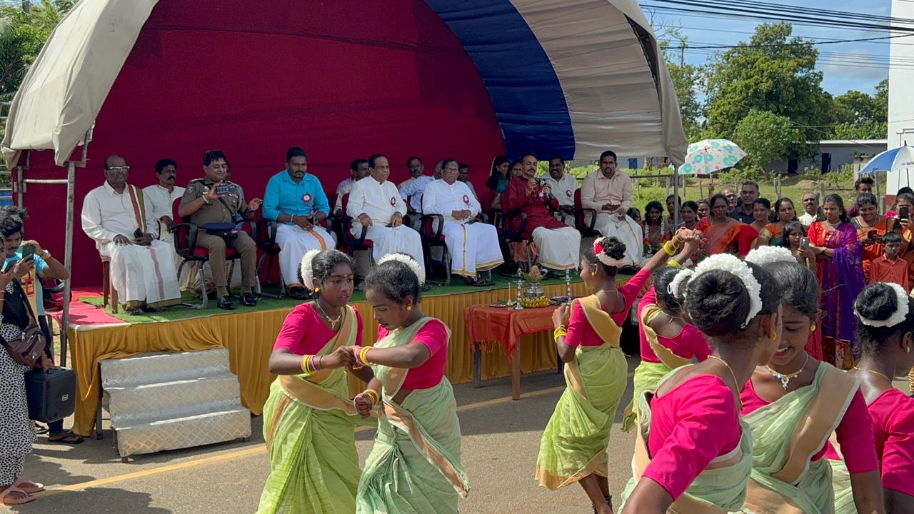 புதுக்குடியிருப்பில் கோலாகலமாக 40 ஊர்தி பவனிகளுடன் கலை கலாச்சாரத்தை பேணி சிறப்புற இடம்பெற்ற பண்பாட்டு பெருவிழா