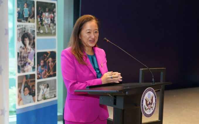 இலங்கைக்கான அமெரிக்க தூதுவர் உள்ளிட்ட 30 பேரை மீள அழைக்க டிரம்ப் நிர்வாகம் அவசர முடிவு