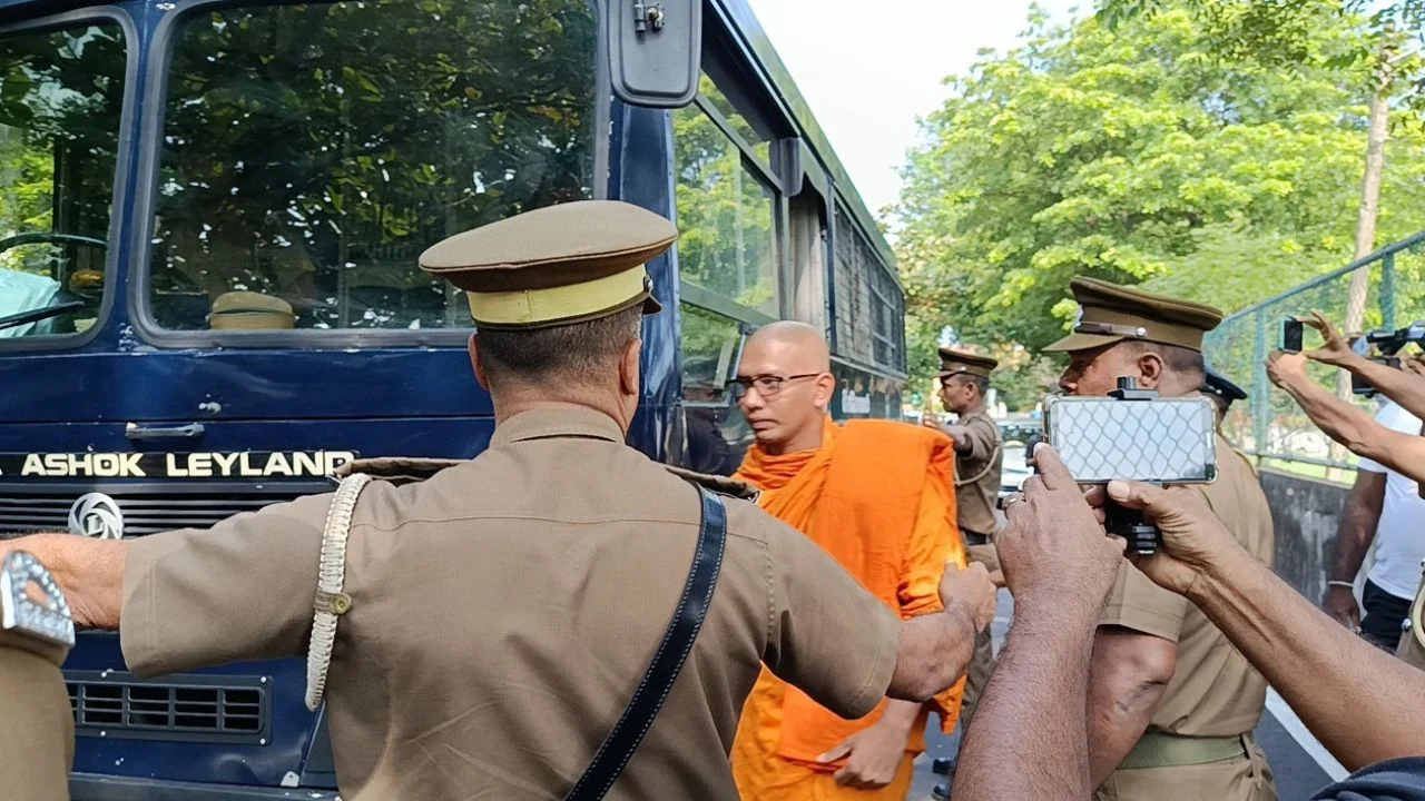 திருகோணமலை புத்தர் சிலை விவகாரம்; கஸ்ஸப தேரர் உள்ளிட்ட குழுவுக்கு விளக்கமறியல் நீடிப்பு!