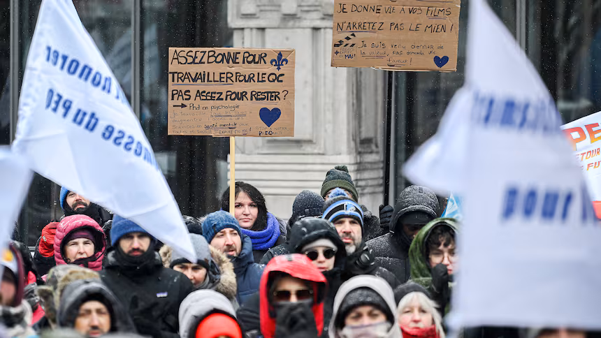 கியூபெக் குடிவரவு முறைமையில் மாற்றம்: எதிர்ப்புக்கள் வலுப்பதற்கான பின்னணி என்ன?