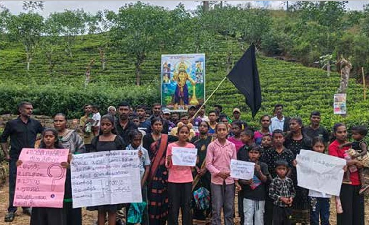 சுதந்திர தினத்தன்று தோட்டத் தொழிலாளர்கள் கறுப்புக் கொடி ஏந்திப் போராட்டம்!