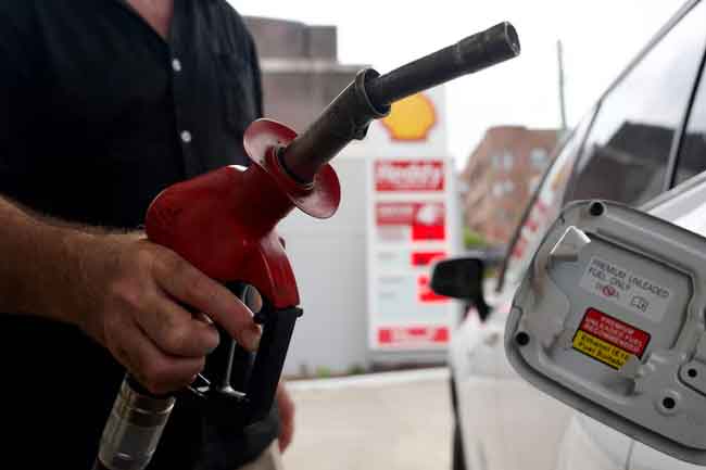 இலங்கையில் எரிபொருள் விலை 35% அதிகரிப்பு!  