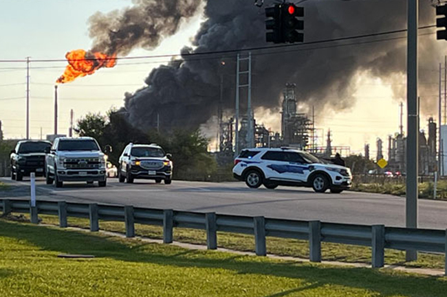 டெக்சாஸில் உள்ள எண்ணெய் சுத்திகரிப்பு நிலையத்தில் வெடிப்புச் சம்பவம்!