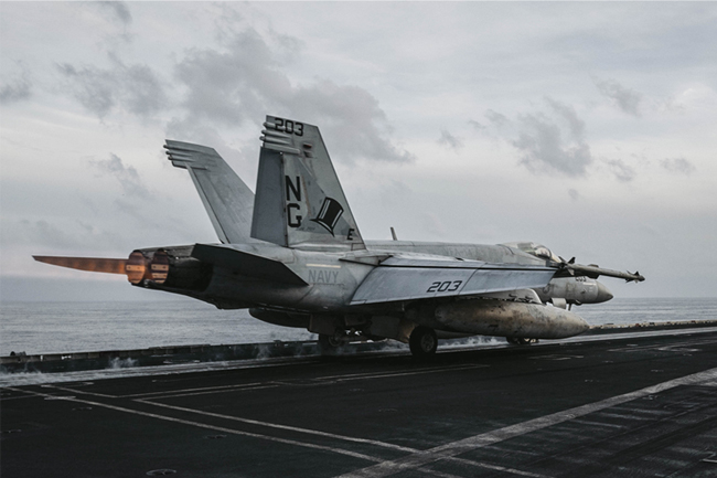 அமெரிக்காவின் ஏபிரகாம் லிங்கன் கப்பலில் இருந்து ஈரானுக்கு எதிரான நடவடிக்கைகள் தொடர்ச்சி!