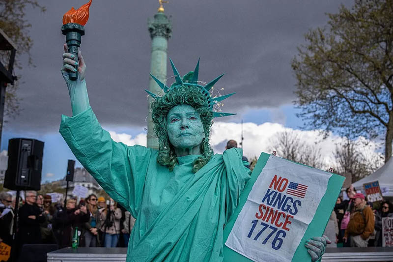 'No Kings' எனும் மகுடவாக்கியம்!