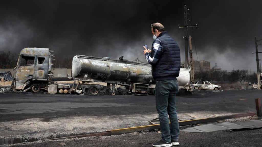 ஈரான் போர்: உலக எரிபொருள் விலை 8% உயர்வு: ஒபெக் வழங்கல் குறைப்பு காரணமாக உலக சந்தையில் பதற்றம்!