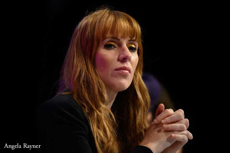 பிரித்தானிய பிரதமருக்கு எதிராகக் கட்சிக்குள் புதிய கிளர்ச்சி? குடிவரவுச் சட்டங்களை வாபஸ் பெற அழுத்தம்!