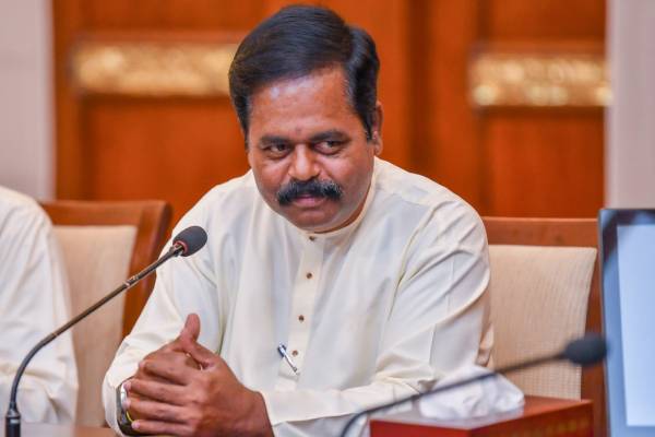 சிறிதரனின் பிடிவாதமும் பறிபோகும் தமிழ்த் தேசியமும்...