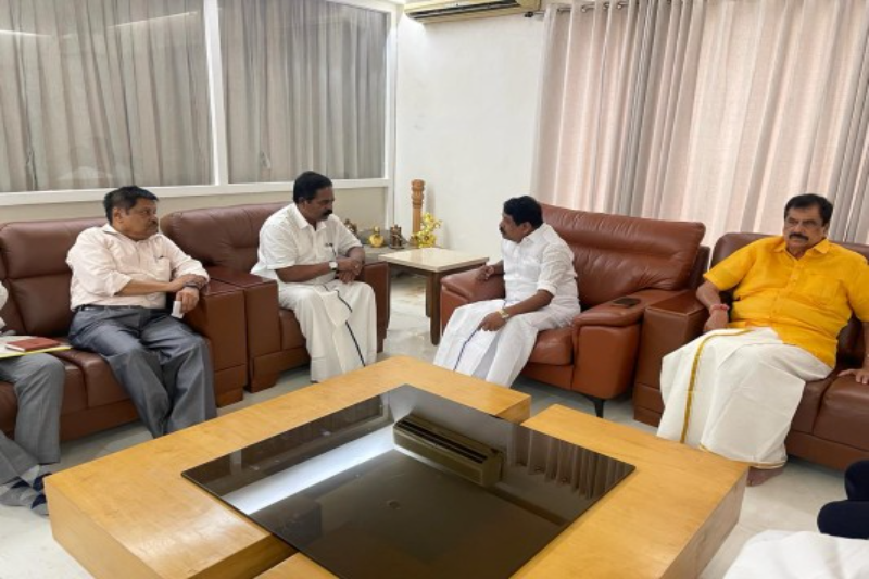 வடக்கு - கிழக்கு மாகாண சபையின் பொறுப்புகளைப் போராளிகளிடம் ஒப்படையுங்கள்; சிறீதரன் எம்.பி