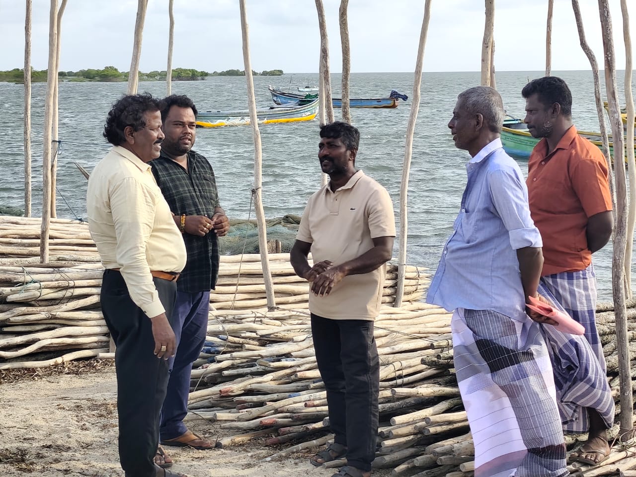 படகுத்துறையில் கடற்படையின் ஆக்கிரமிப்பிலுள்ள மீனவ வாடிகளை விடுவிக்குமாறு - ரவிகரன் எம்.பி வலியுறுத்து